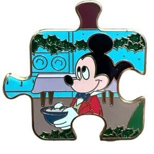 LE 900 Mickey Christmas Carol Bob Character Connection Puzzle Mystery Disney Pin